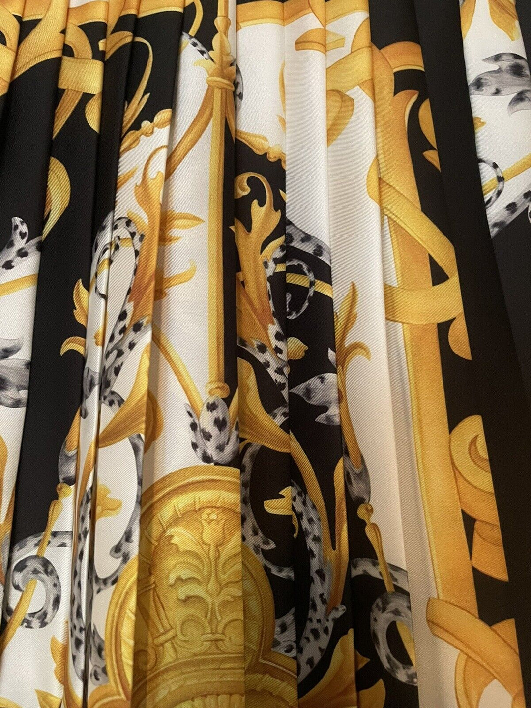 VERSACE PLEATED SKIRT WITH BAROQUE ACANTHUS PRINT