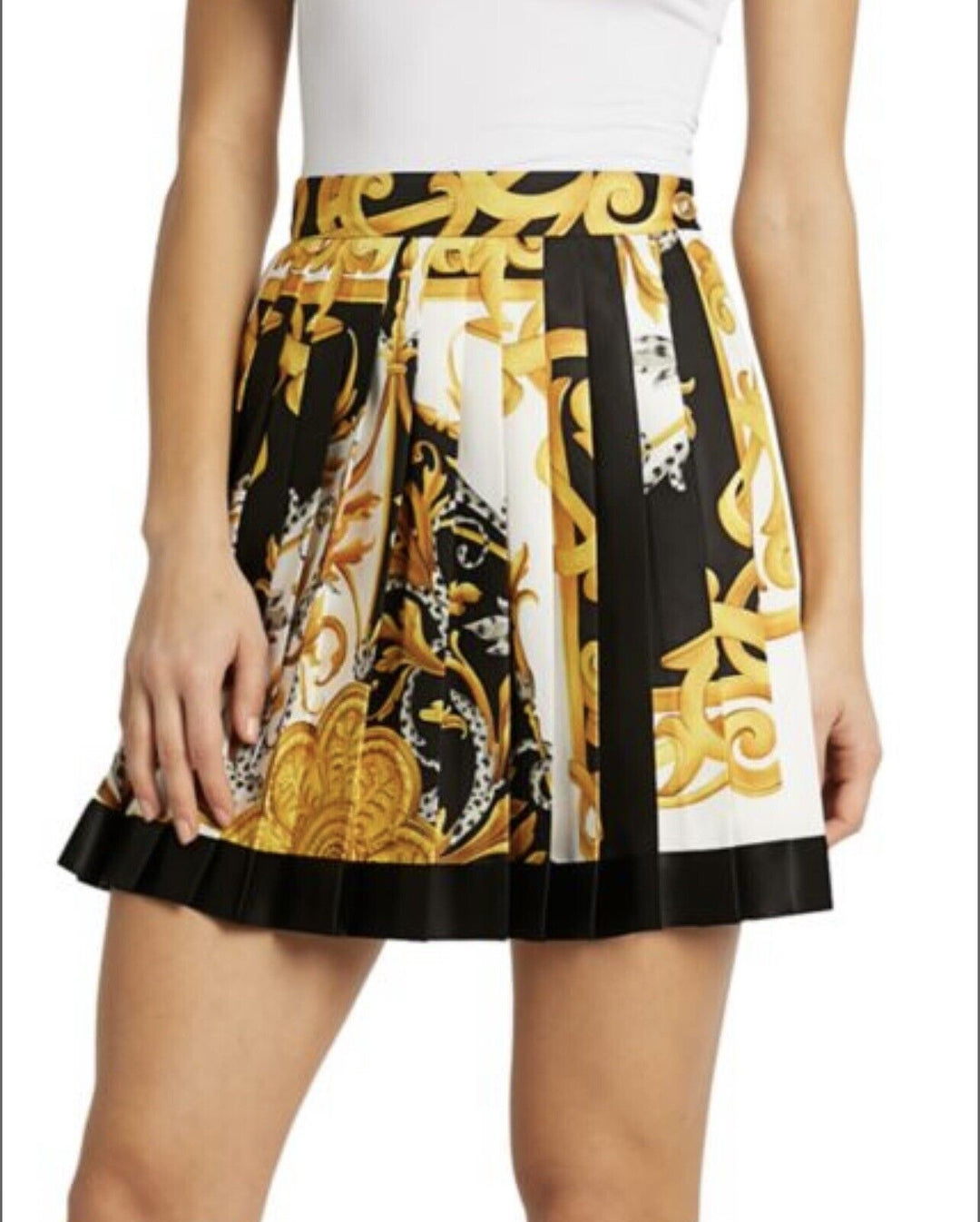 【送料&関税込】Versace Pale Yellow Pleated Mini Skirt With Versace Pale Yellow Pleated Mini Skirt With All-over Logo