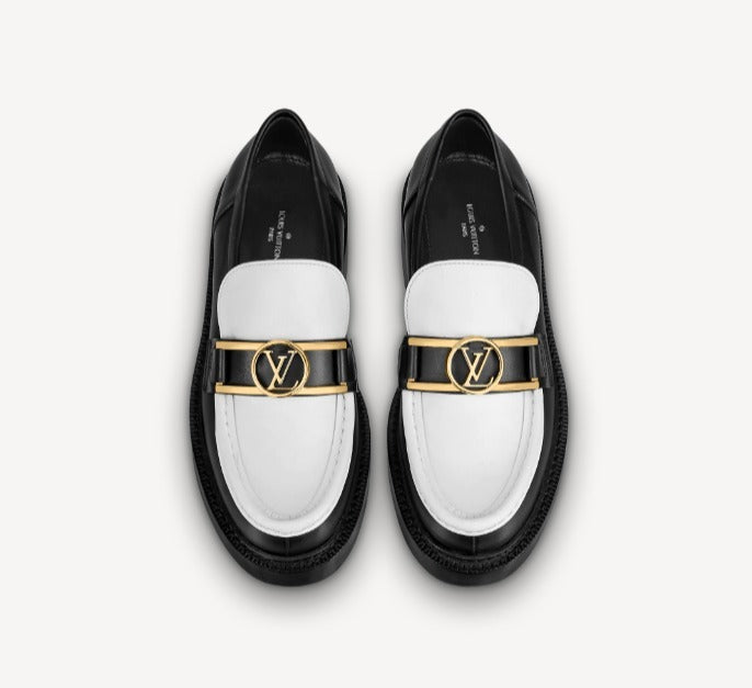 Authentic Louis Vuitton Academy Black Leather LV Logo Loafers Sz EU 37,5 US  7,5